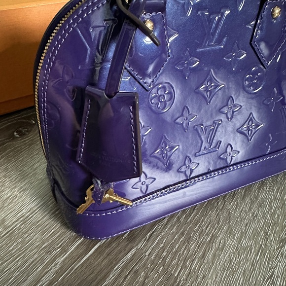 Louis Vuitton Alma BB Monogram Vernis Bag - Picture 11 of 16